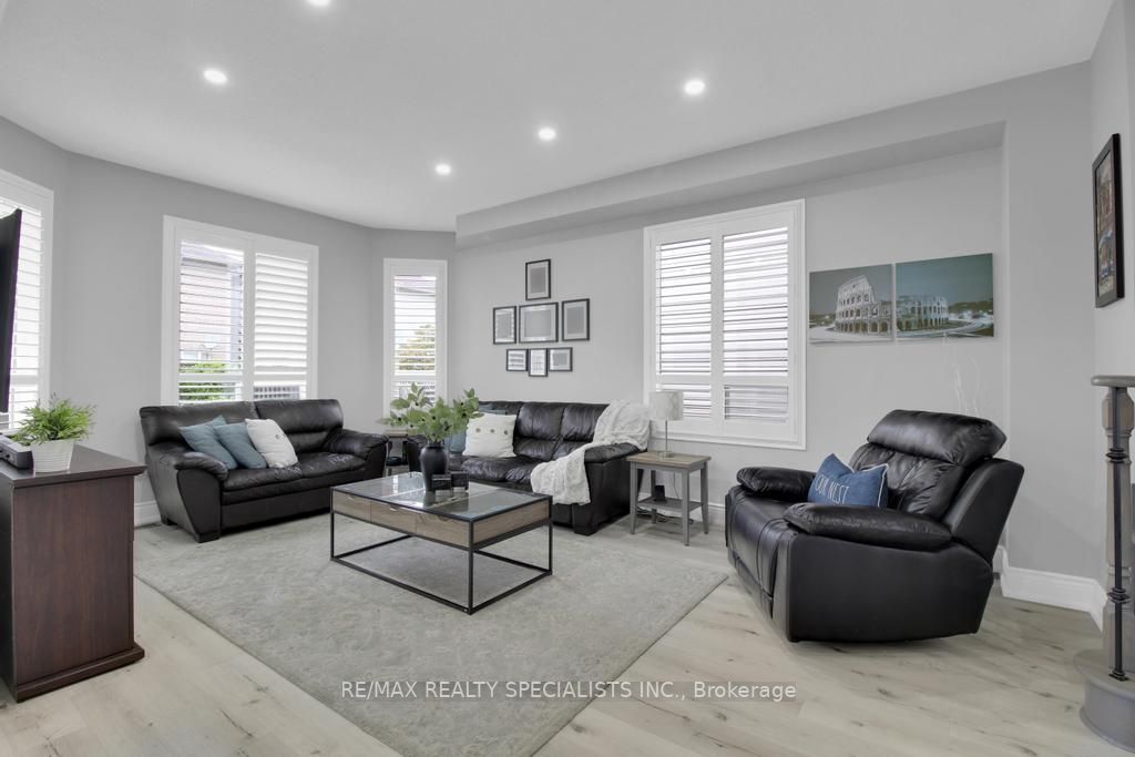 1029 Mccuaig Dr