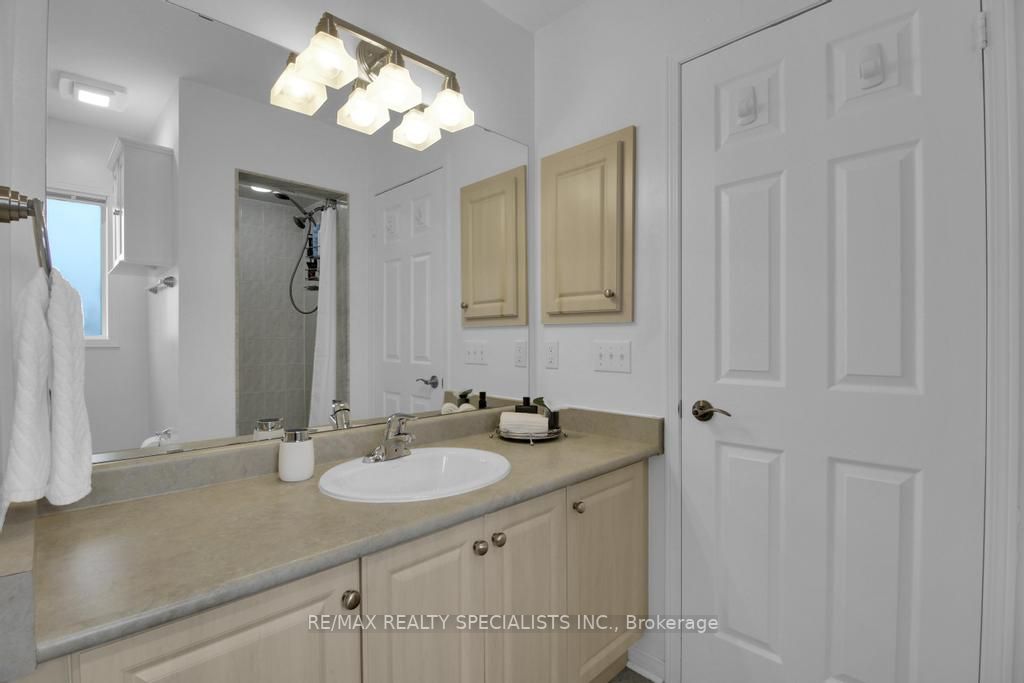 1029 Mccuaig Dr