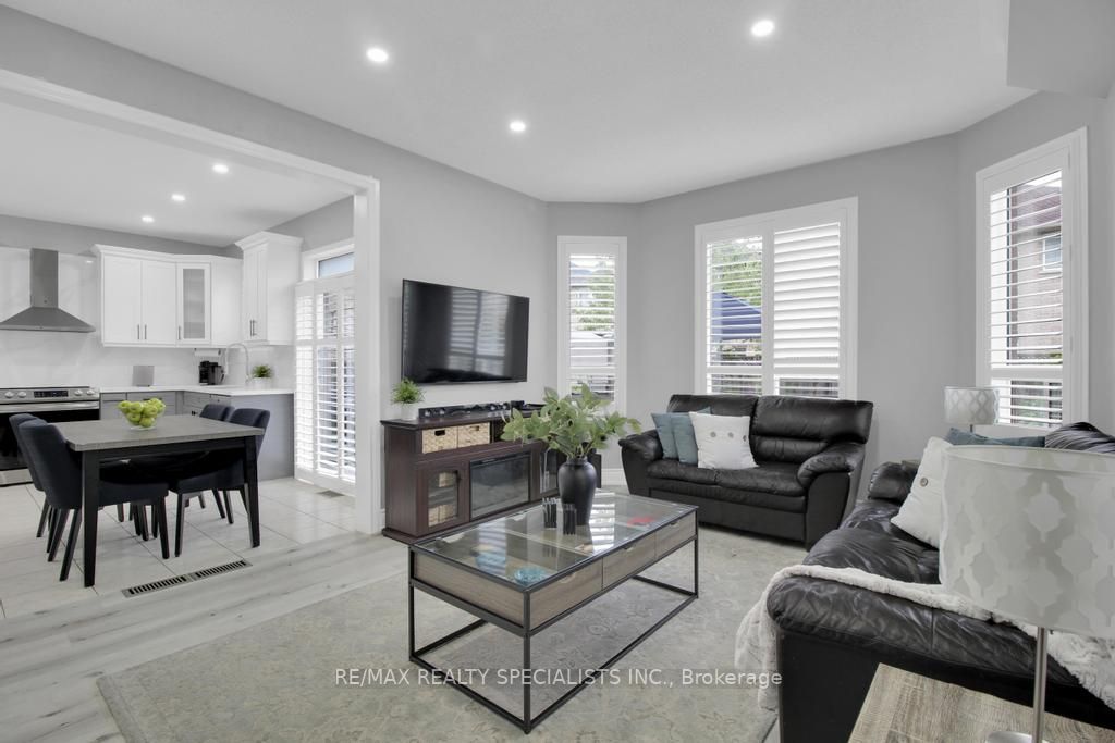 1029 Mccuaig Dr