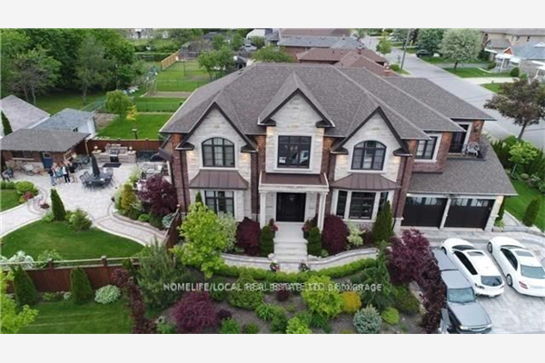 2 Highland Hill, Toronto