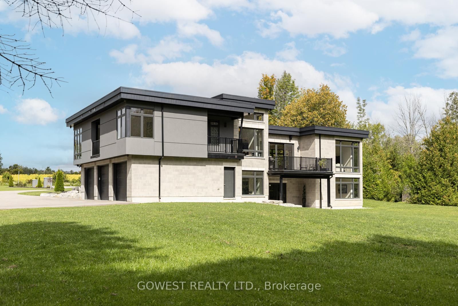 3232 20 Side Rd