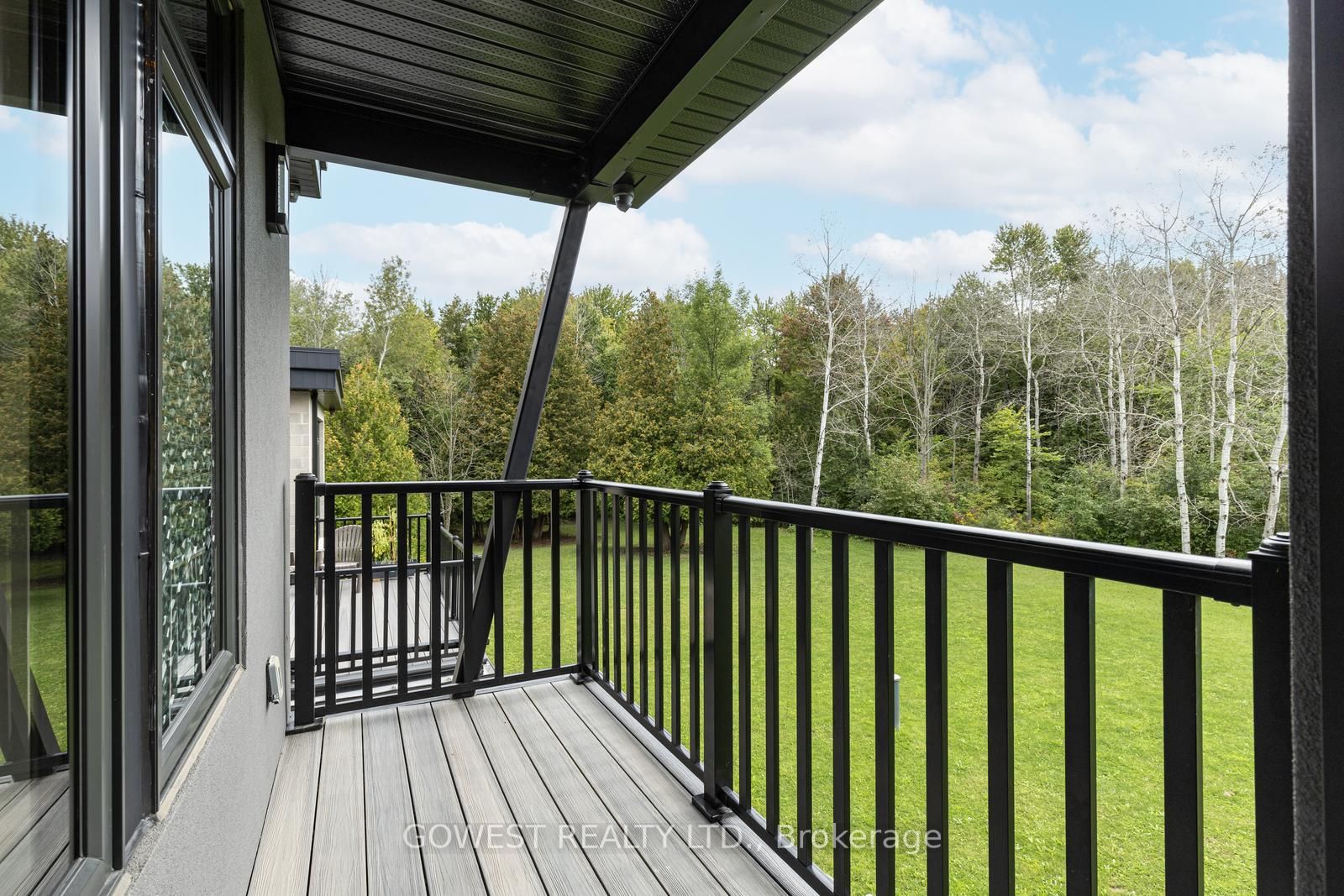 3232 20 Side Rd
