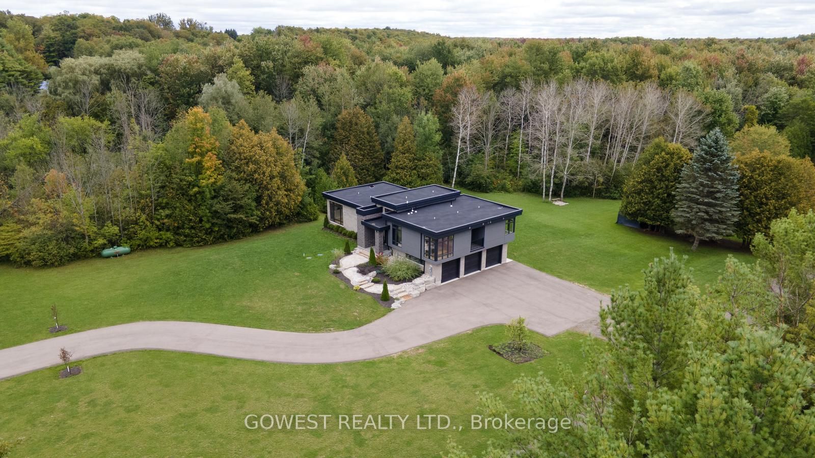 3232 20 Side Rd