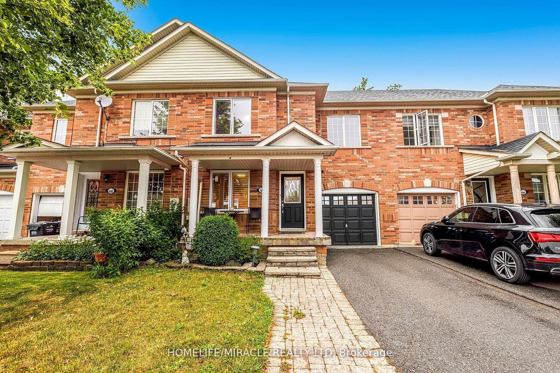 98 Tianalee Cres