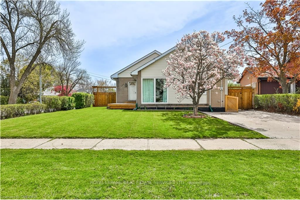144 Mansfield Dr, Oakville