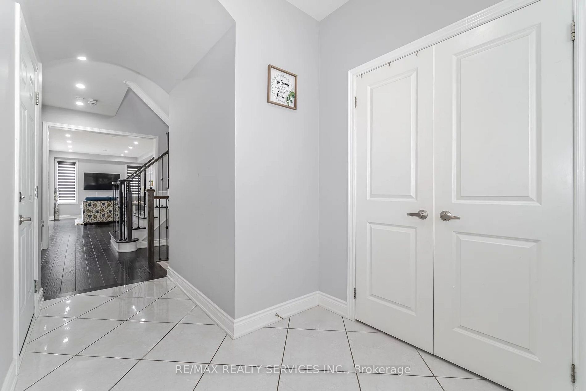 76 Blackberry Valley Crescent