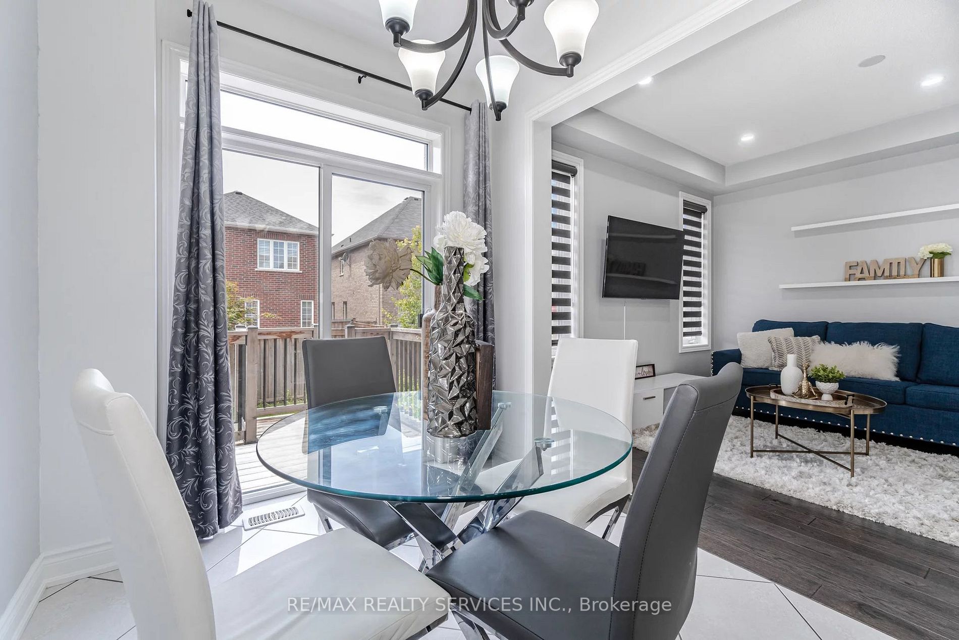 76 Blackberry Valley Crescent