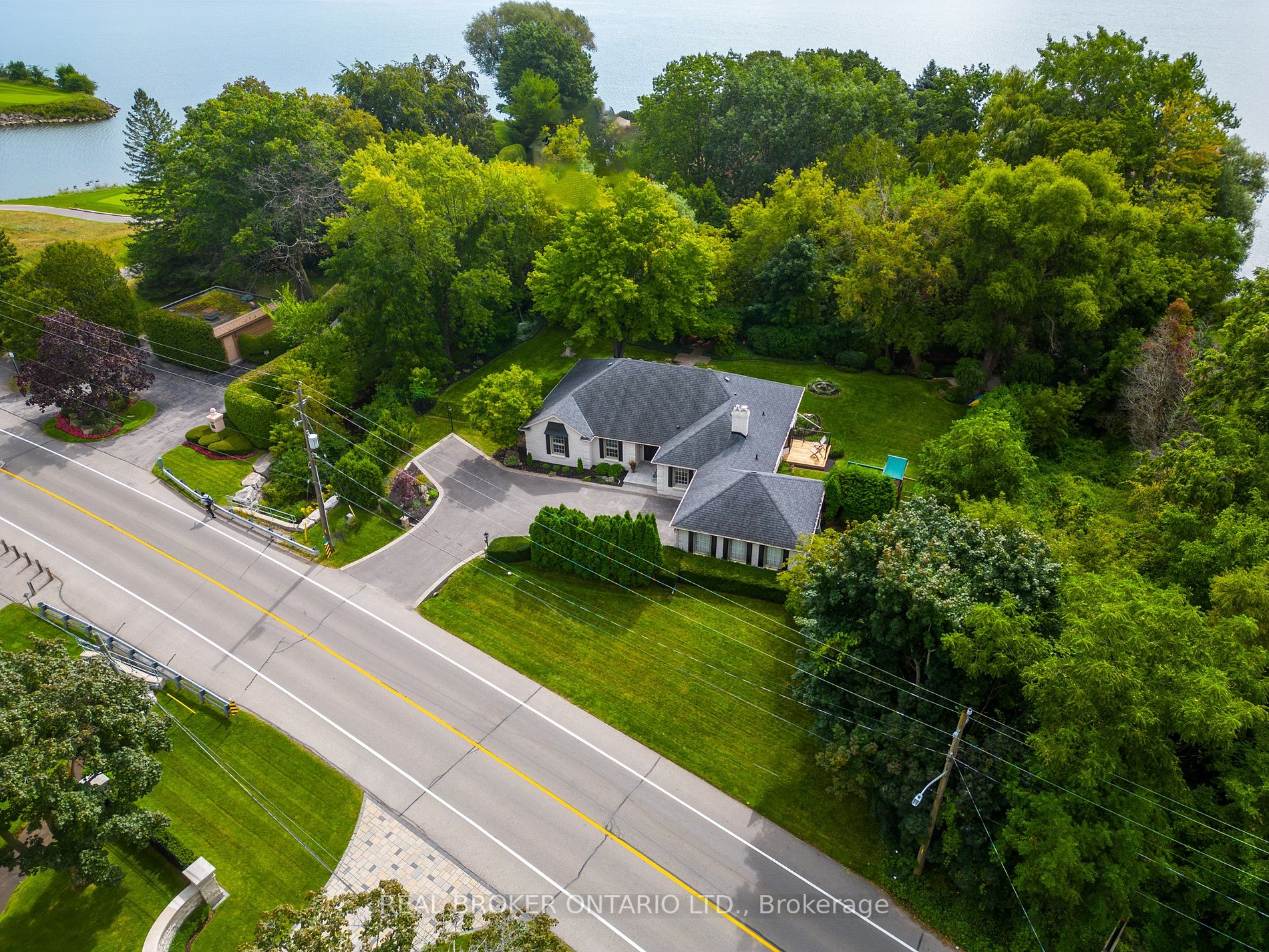 360 North Shore Blvd E