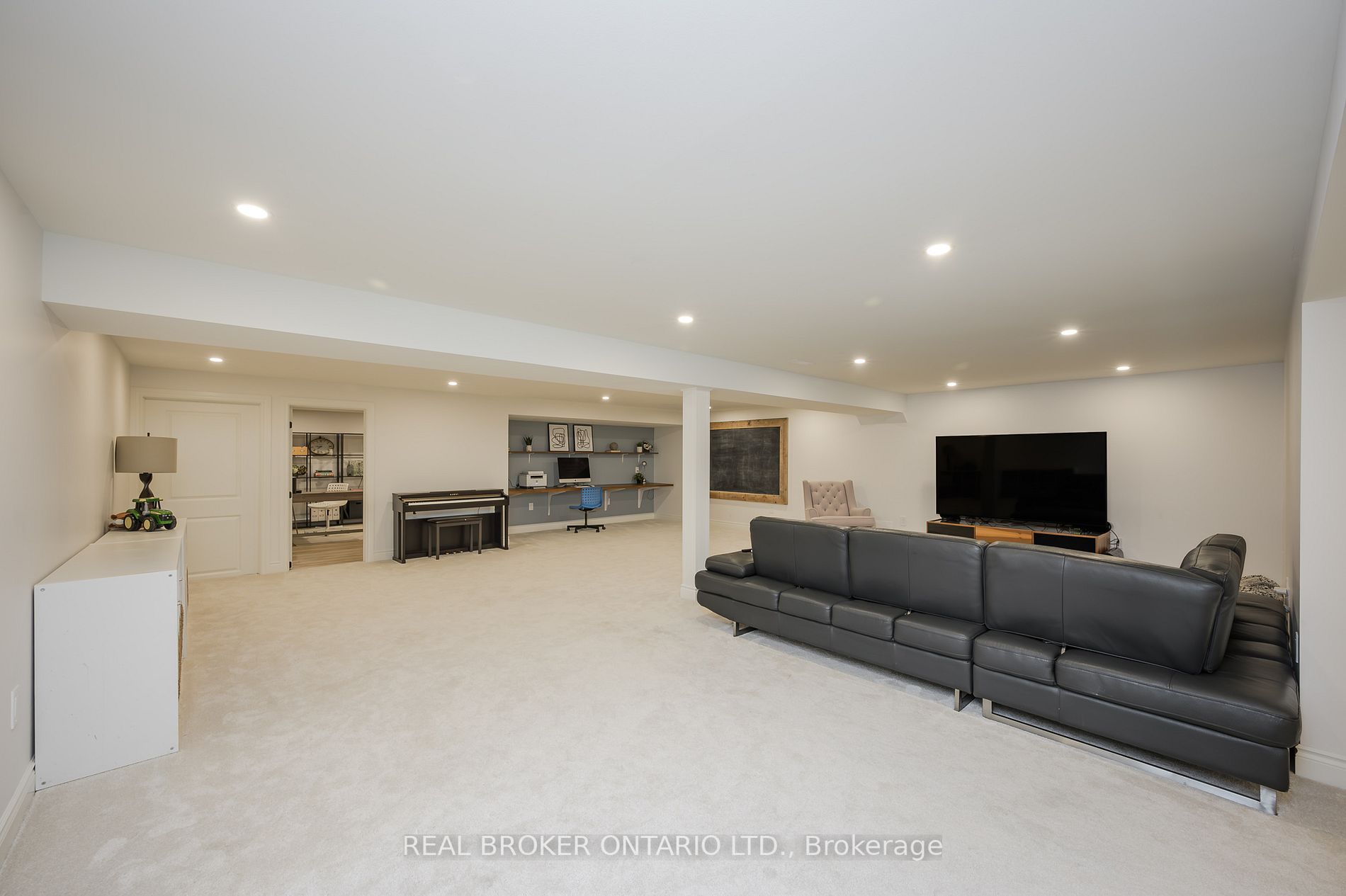 360 North Shore Blvd E
