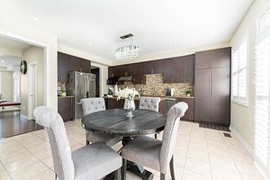 4 Ingleside Rd N