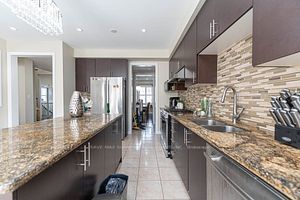 4 Ingleside Rd N