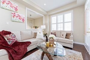 4 Ingleside Rd N