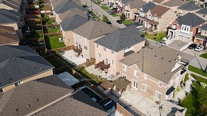 4 Ingleside Rd N