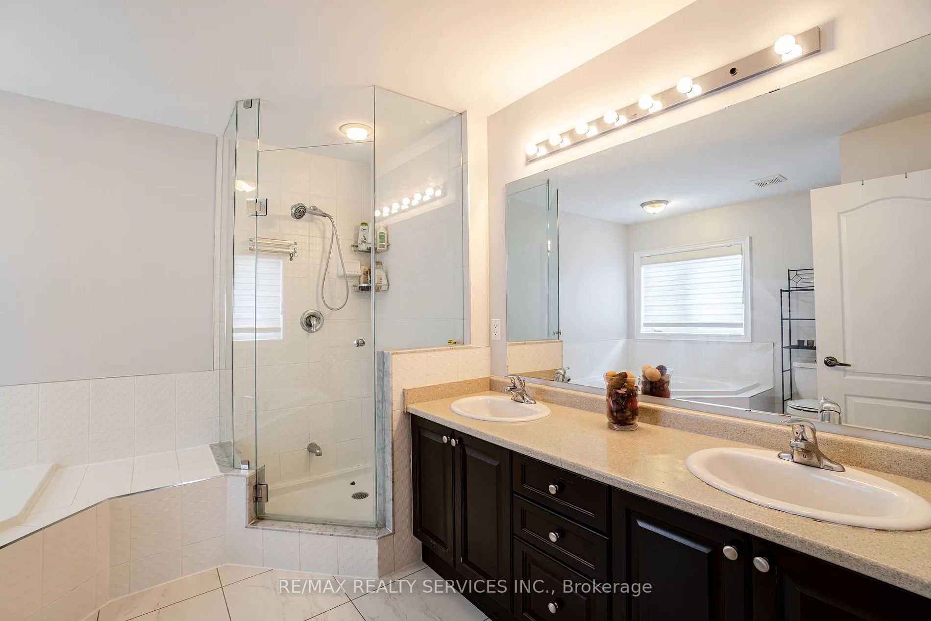 24 Fort Williams Dr