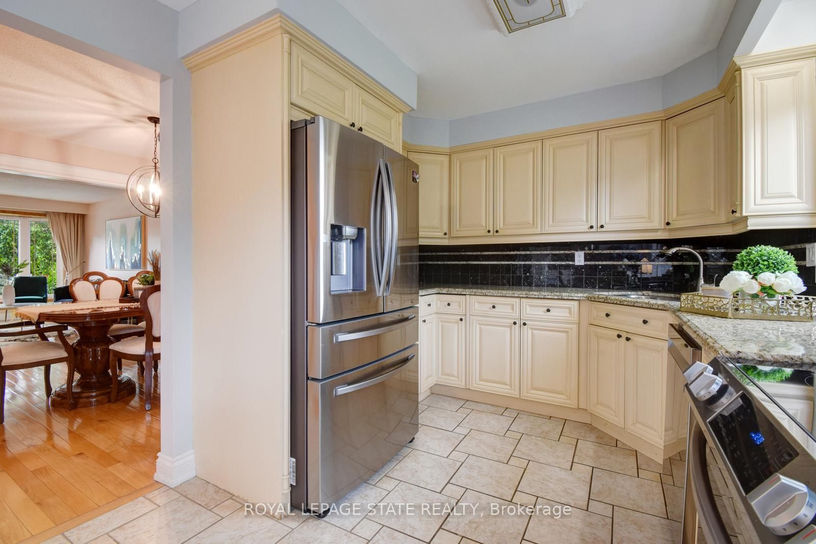 2252 Abbotsbury St