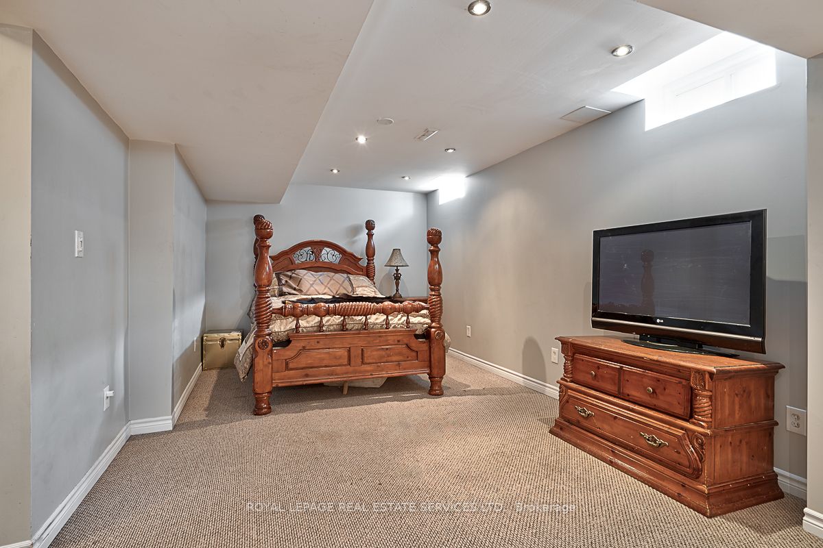 176 Giddings Cres