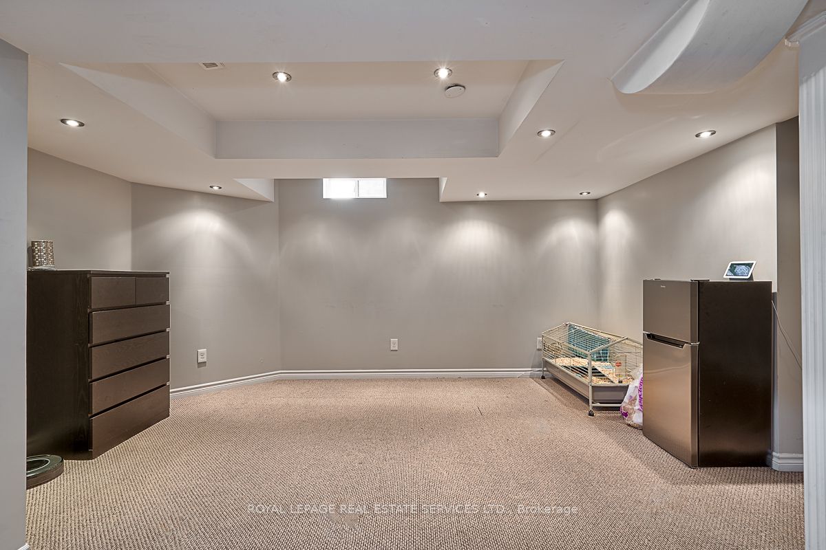 176 Giddings Cres