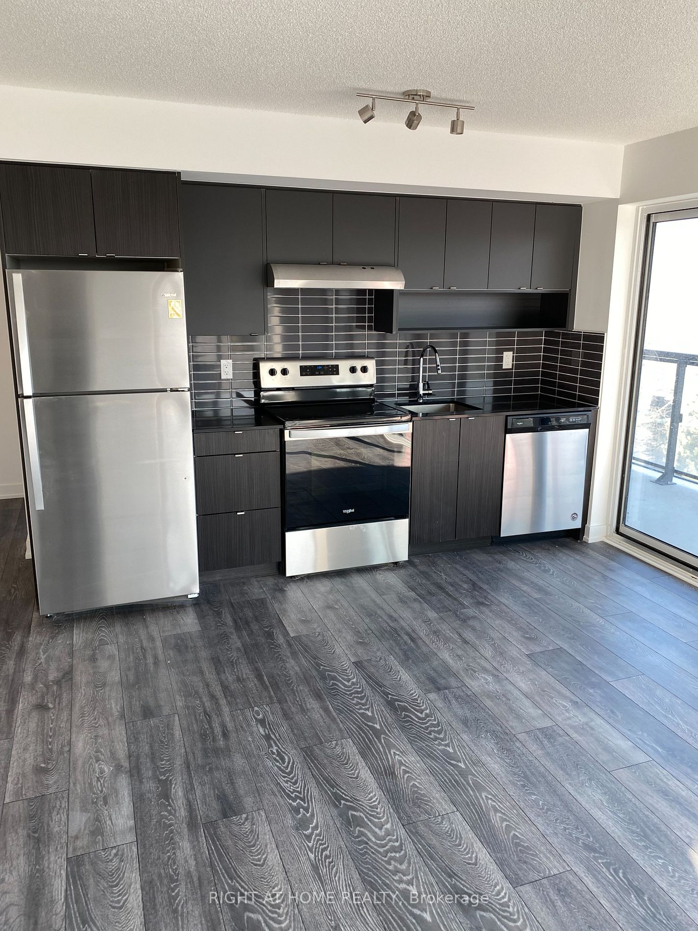 1119 Cooke Boulevard, #B421