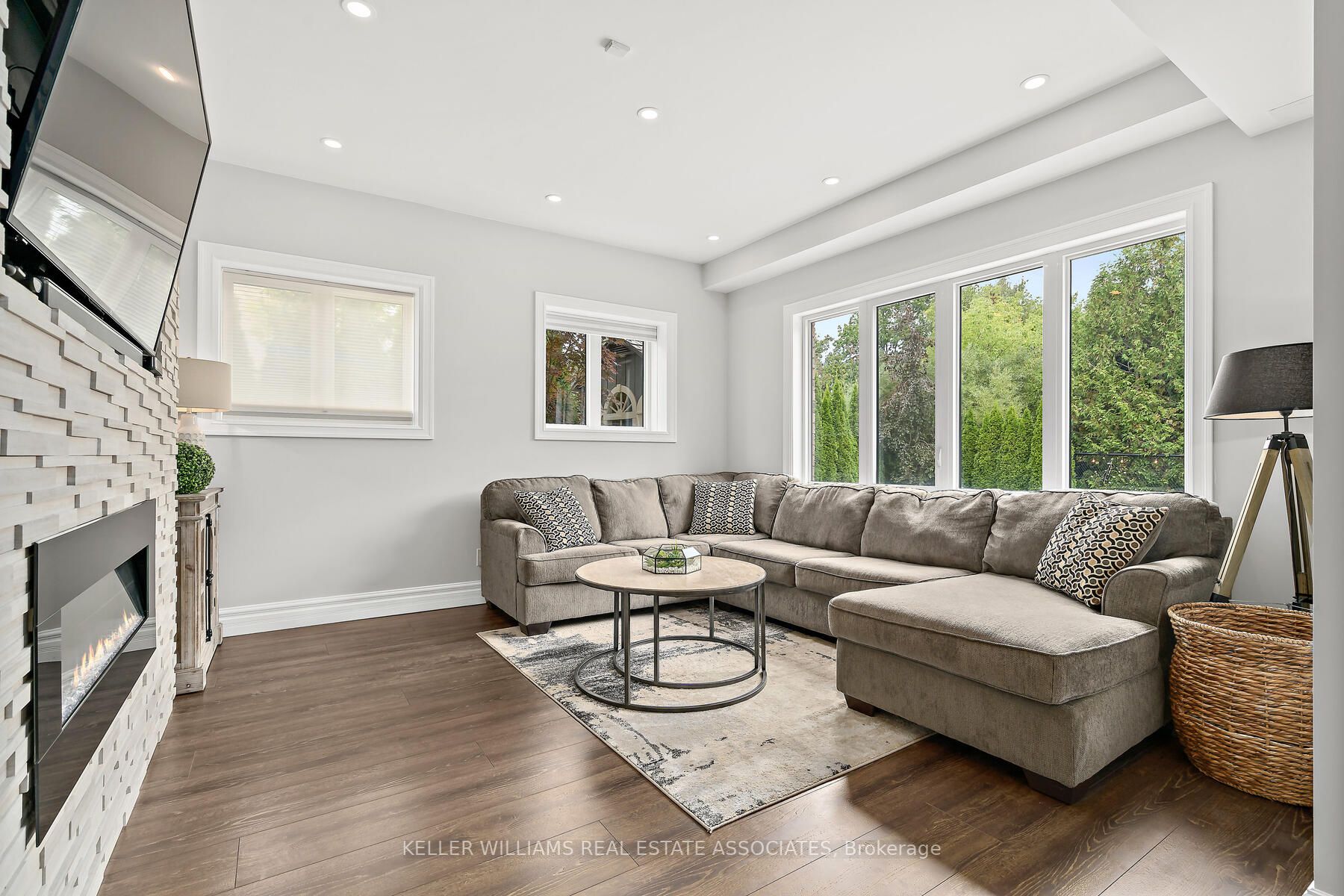 106 Foxtail Court