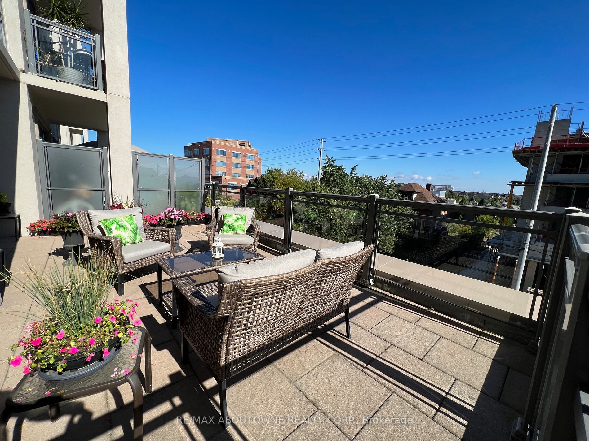 2486 Old Bronte Rd, #318