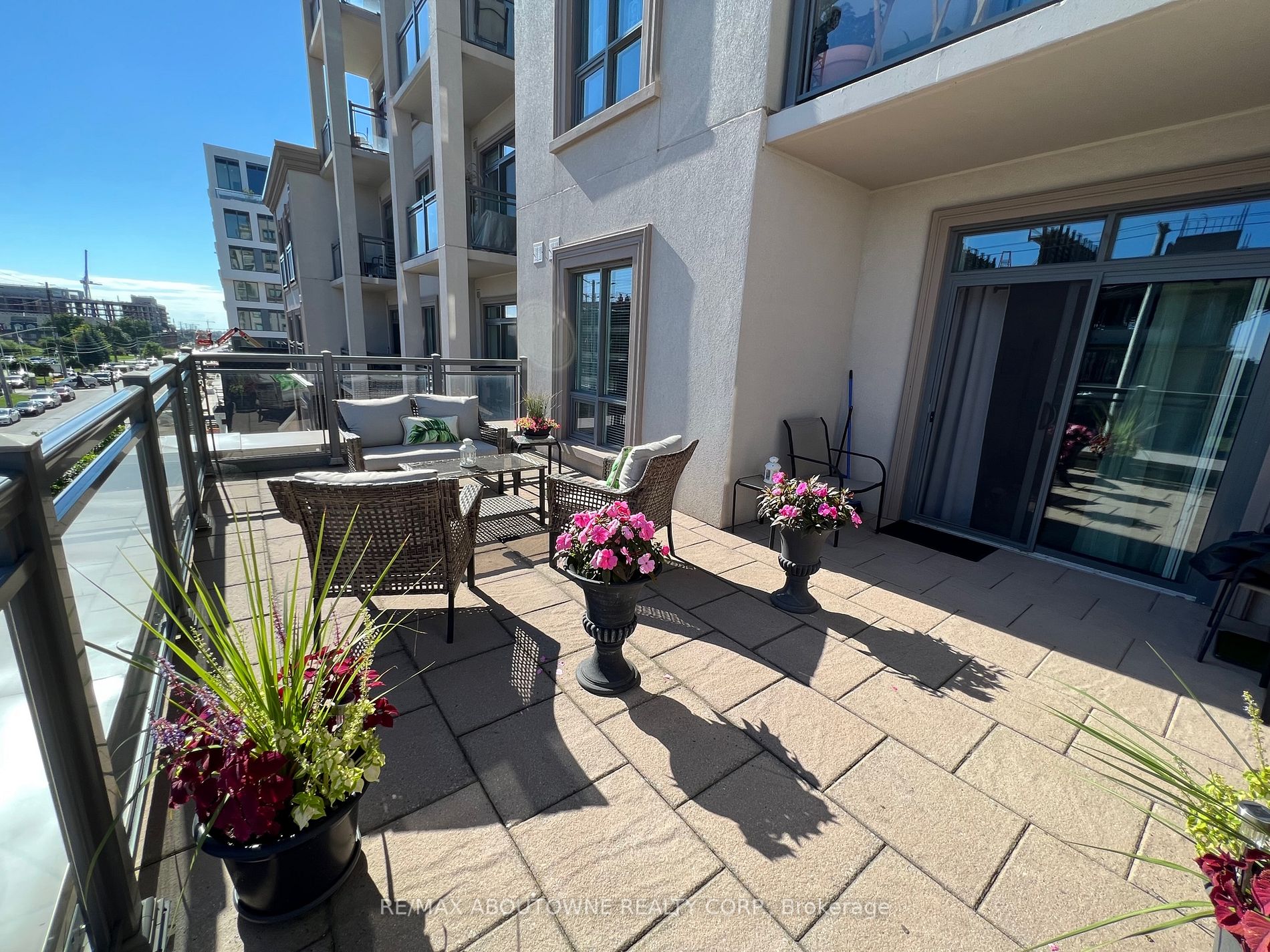 2486 Old Bronte Rd, #318