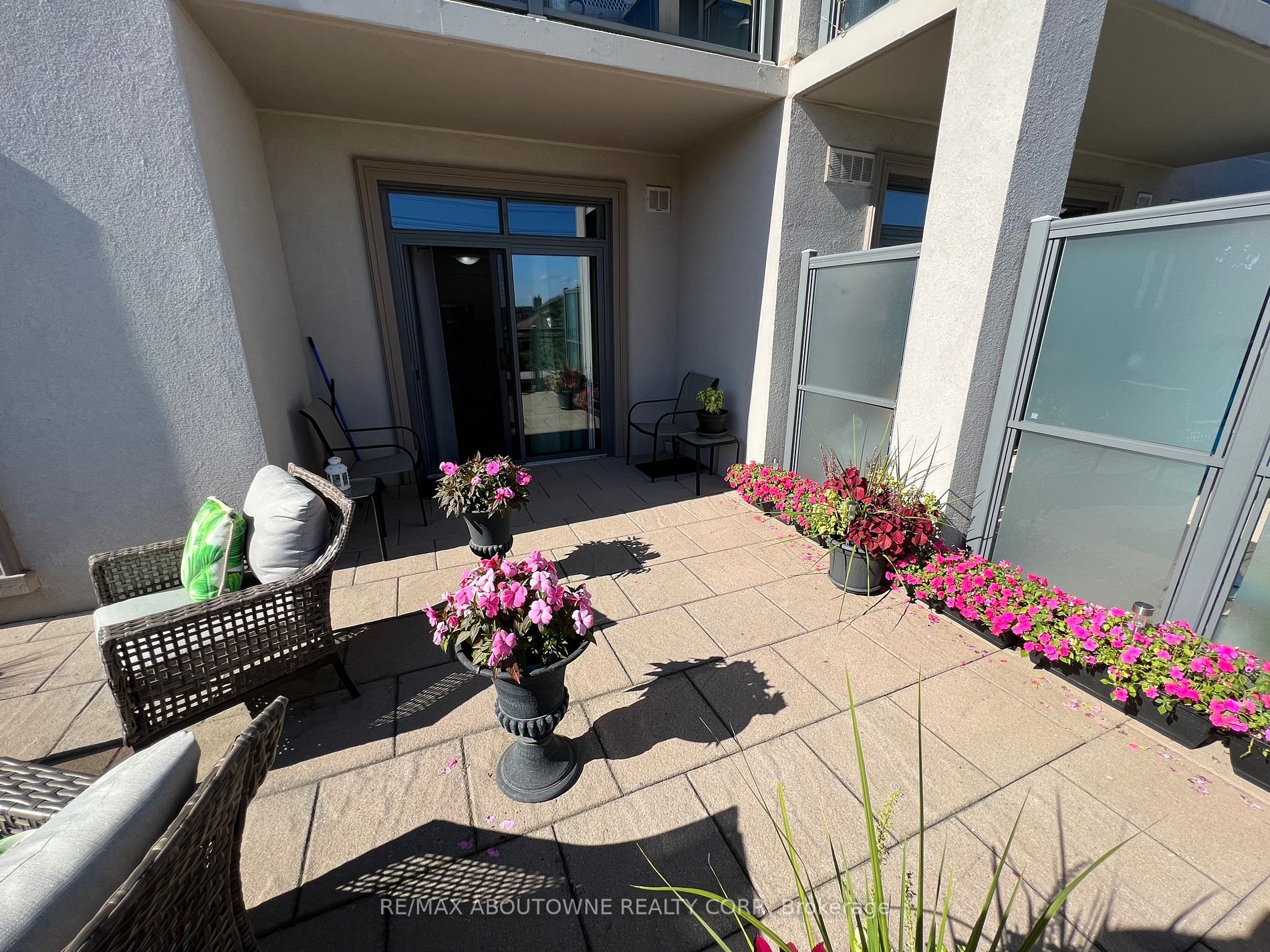 2486 Old Bronte Rd, #318