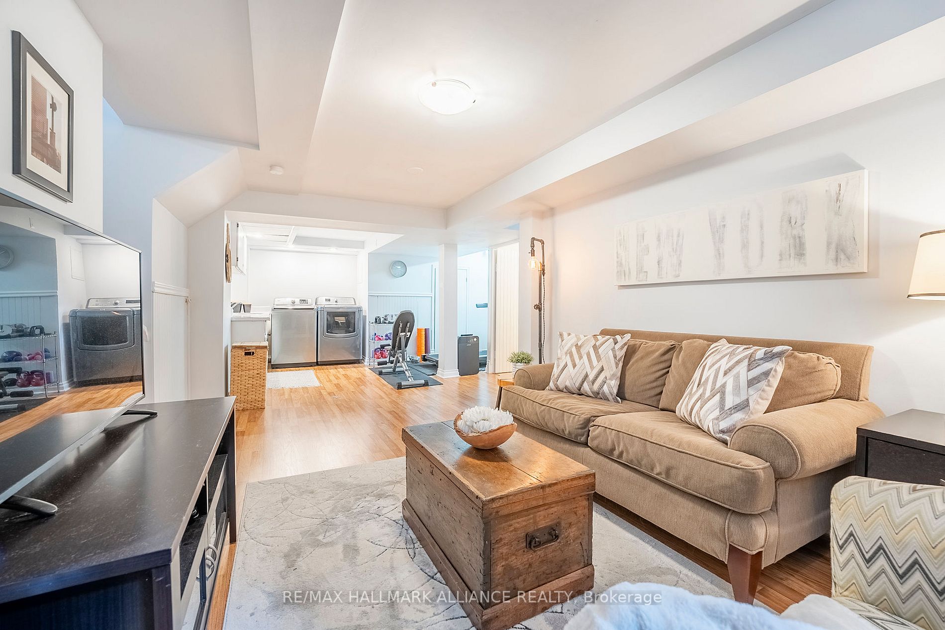 38 Baylor Crescent