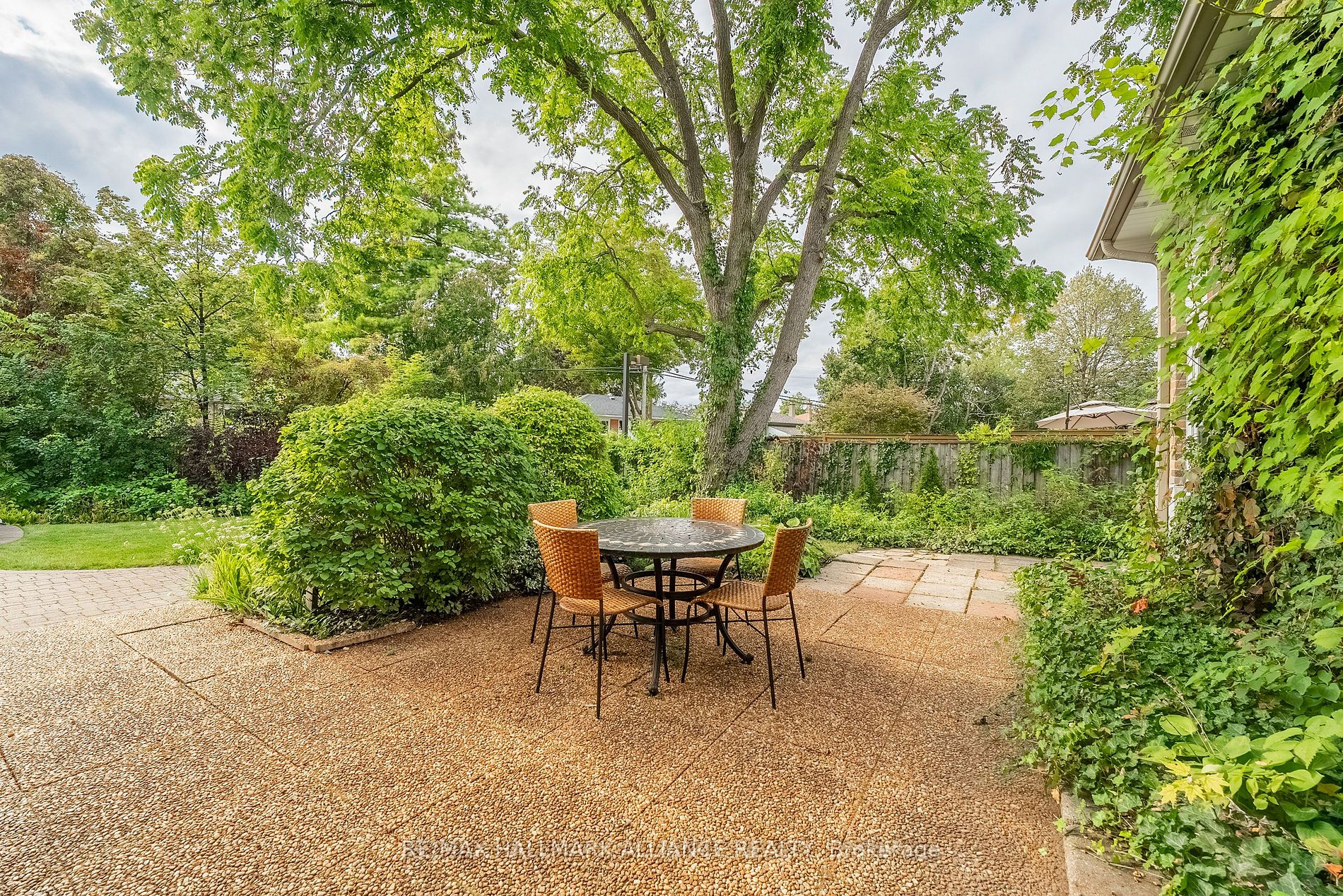 38 Baylor Crescent