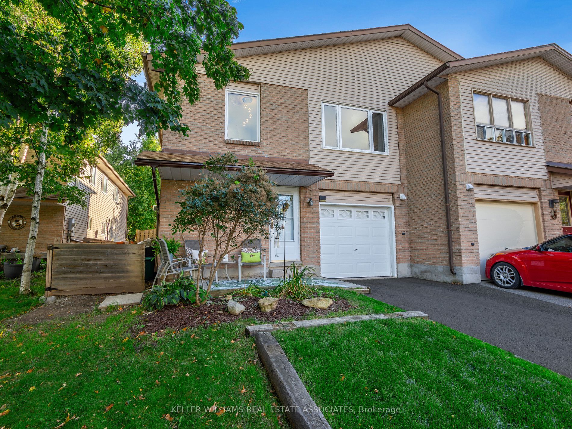 8 Steven St