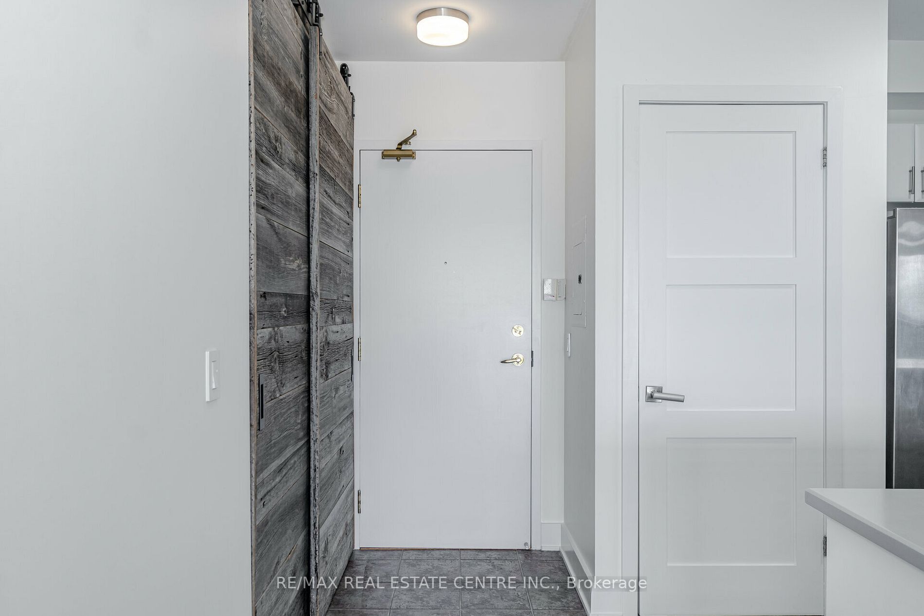 200 Burnhamthorpe Rd E, #1406