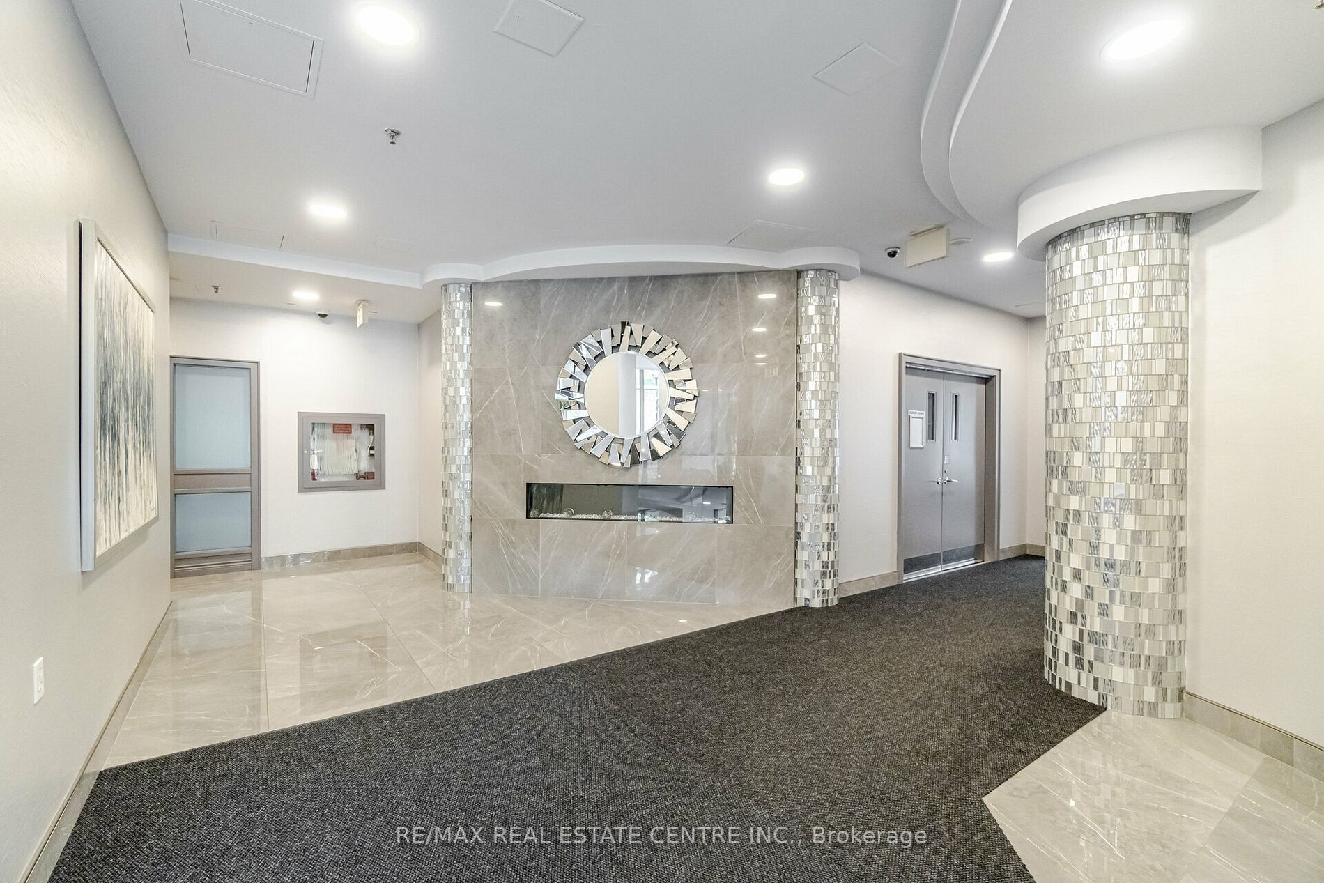 200 Burnhamthorpe Rd E, #1406