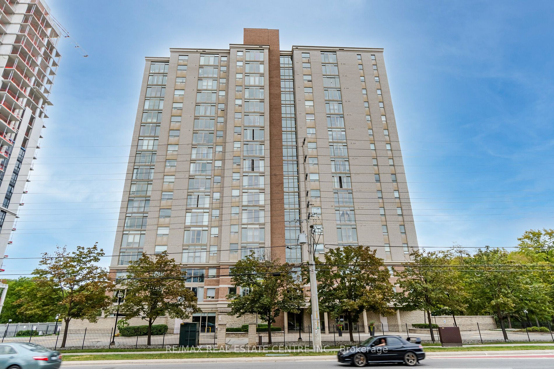 200 Burnhamthorpe Rd E, #1406