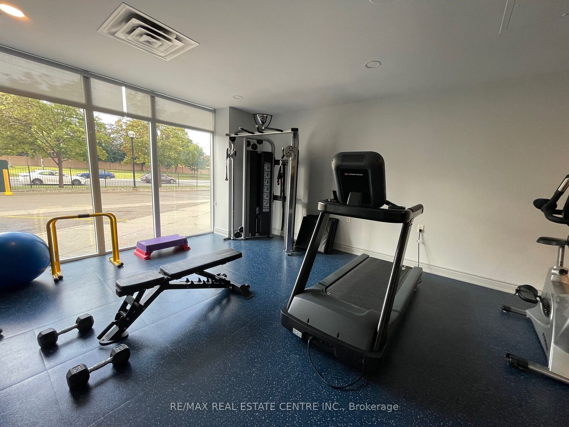 200 Burnhamthorpe Rd E, #1406