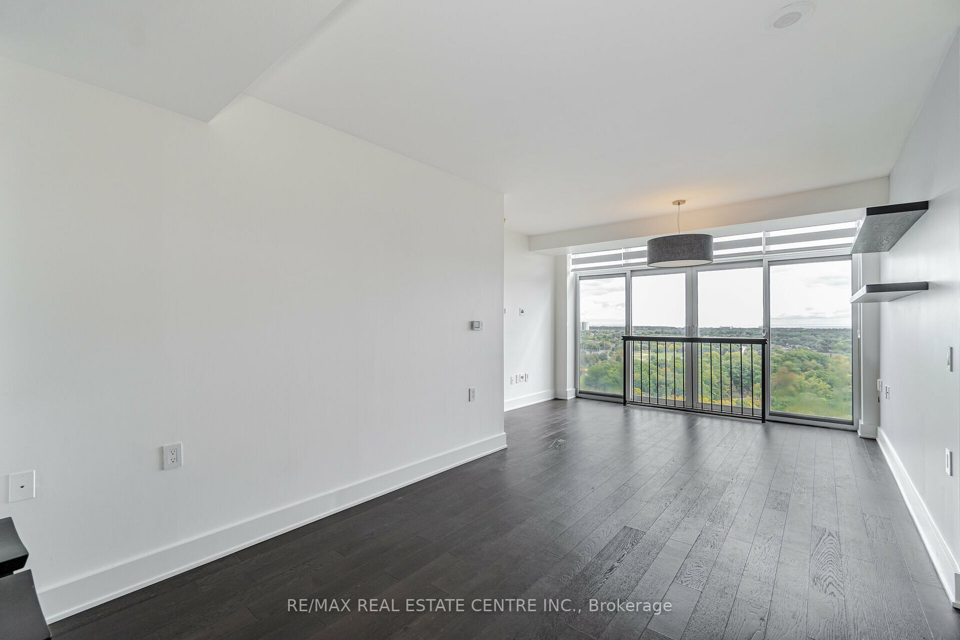 200 Burnhamthorpe Rd E, #1406