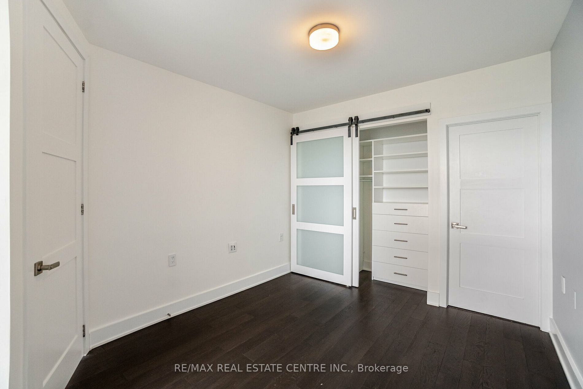 200 Burnhamthorpe Rd E, #1406