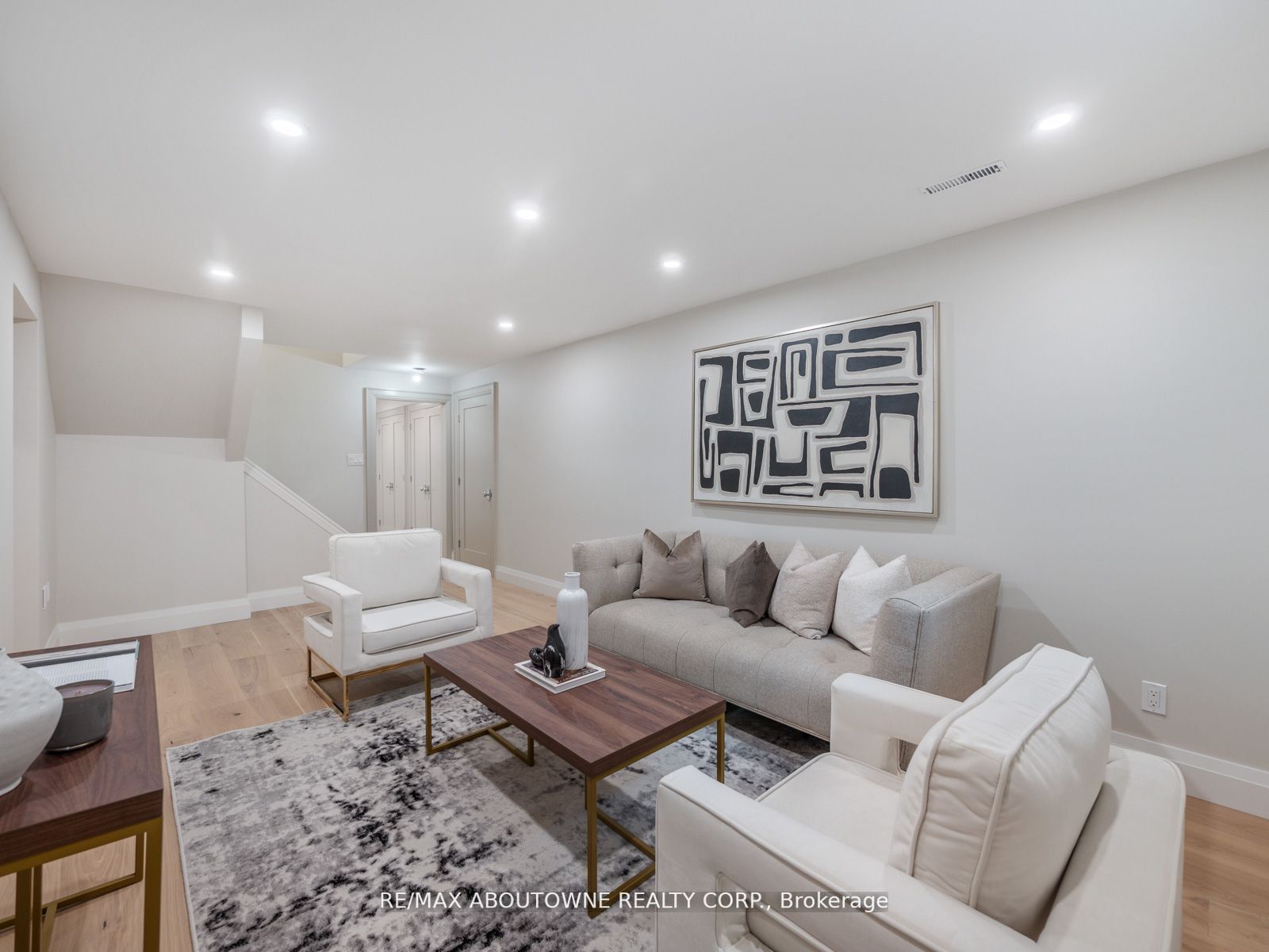 33 Harbourside Court