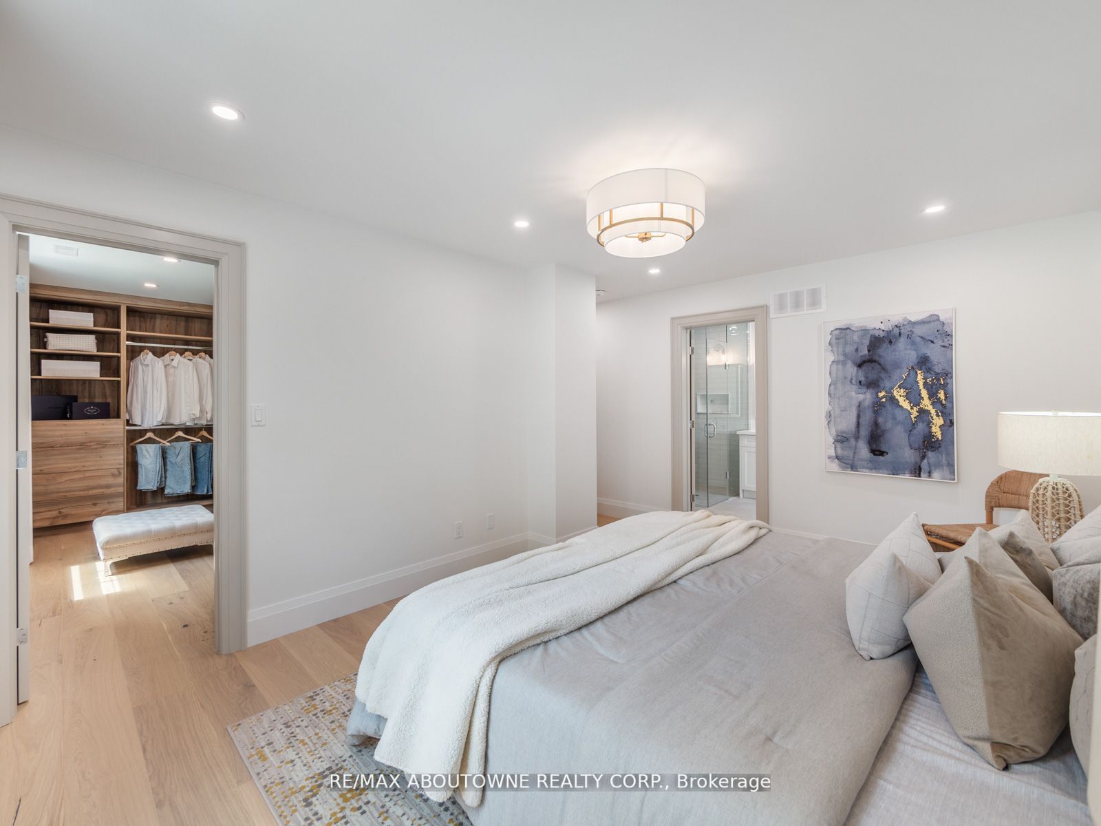 33 Harbourside Court
