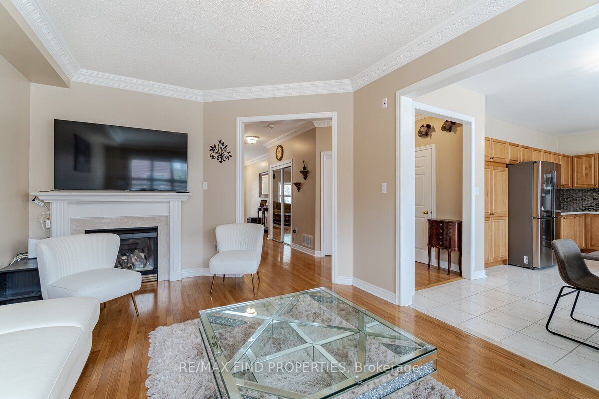 3269 Mcdowell Dr