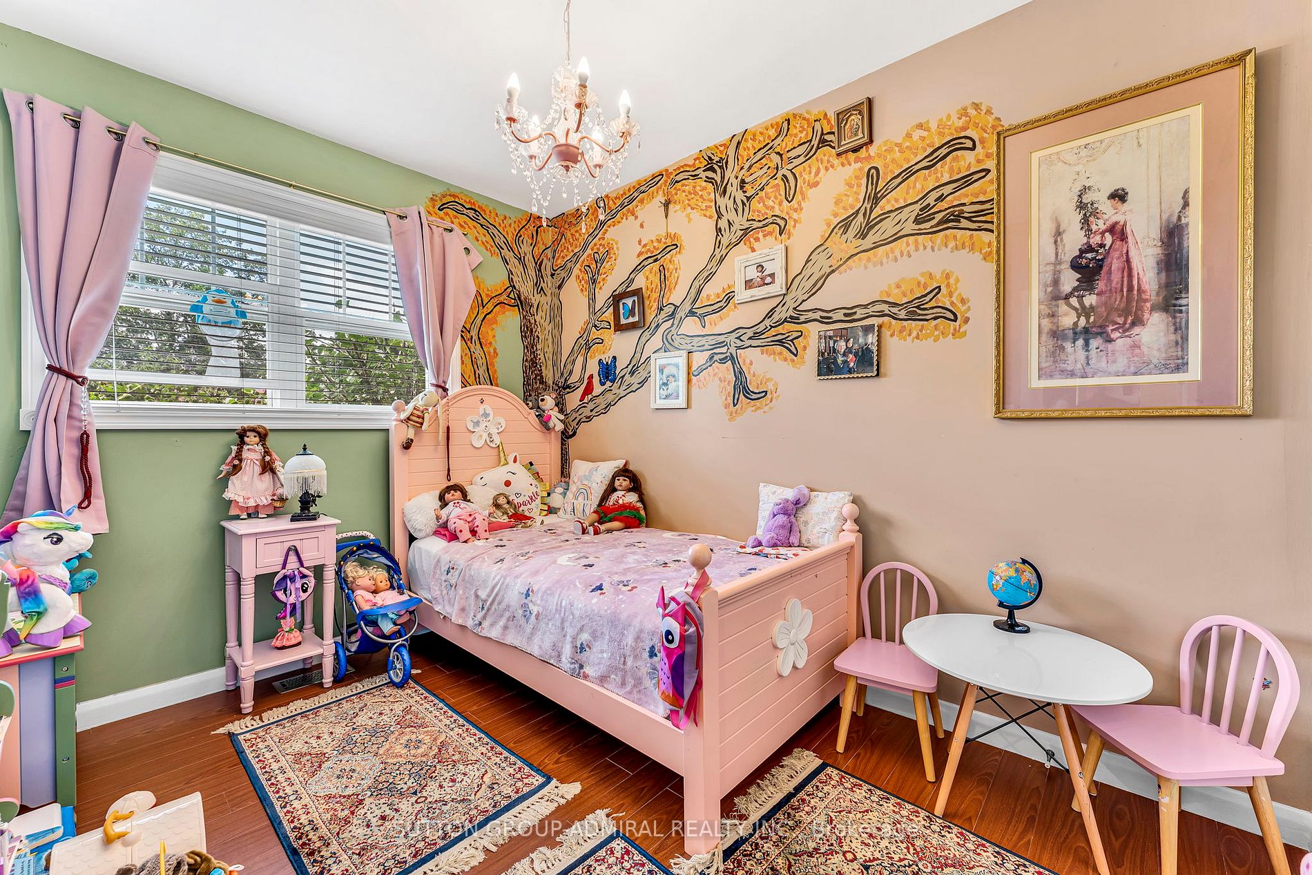 102 Meadowbrook Dr