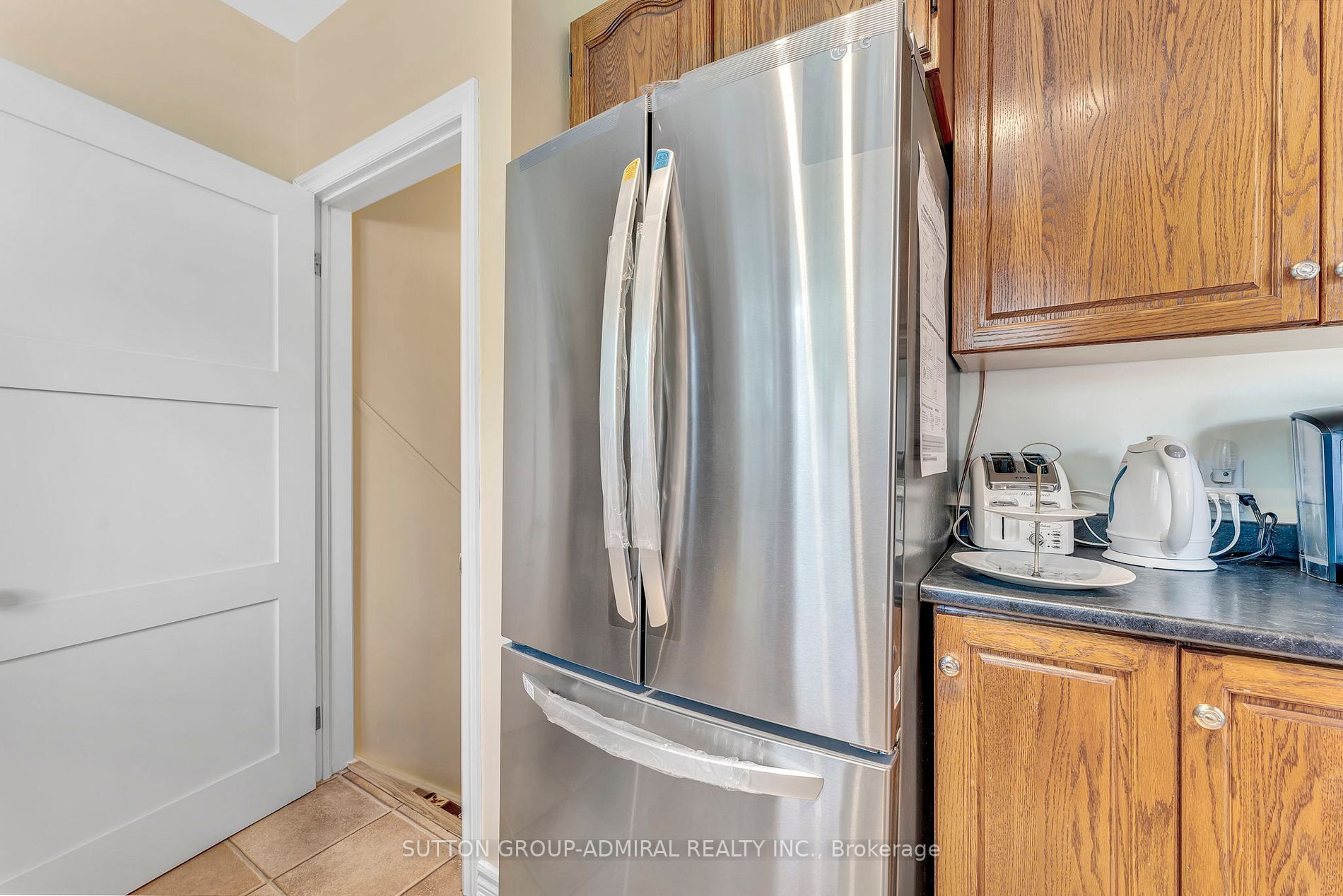 102 Meadowbrook Dr