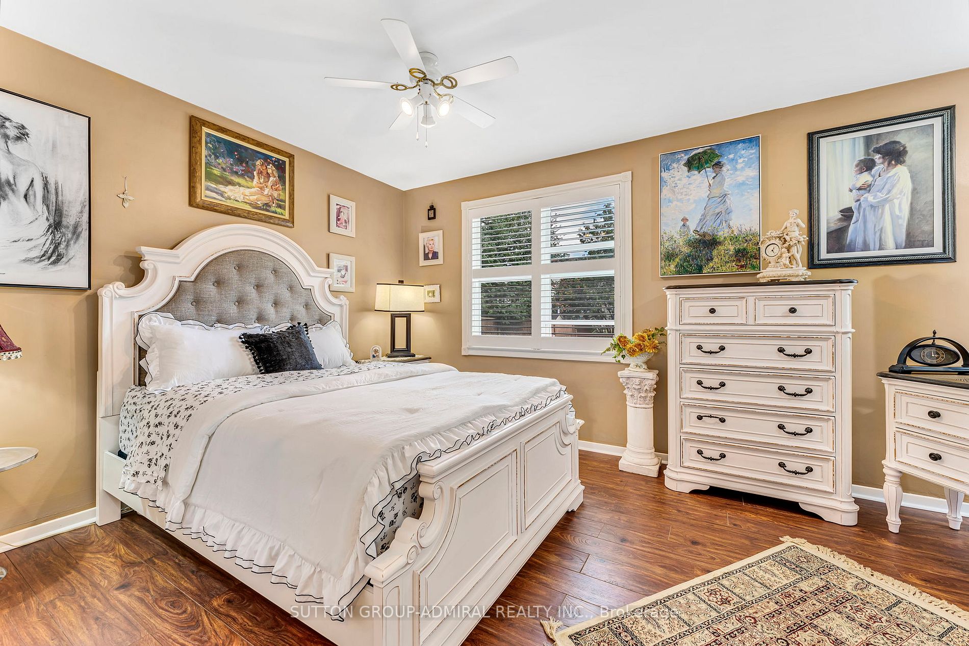 102 Meadowbrook Dr