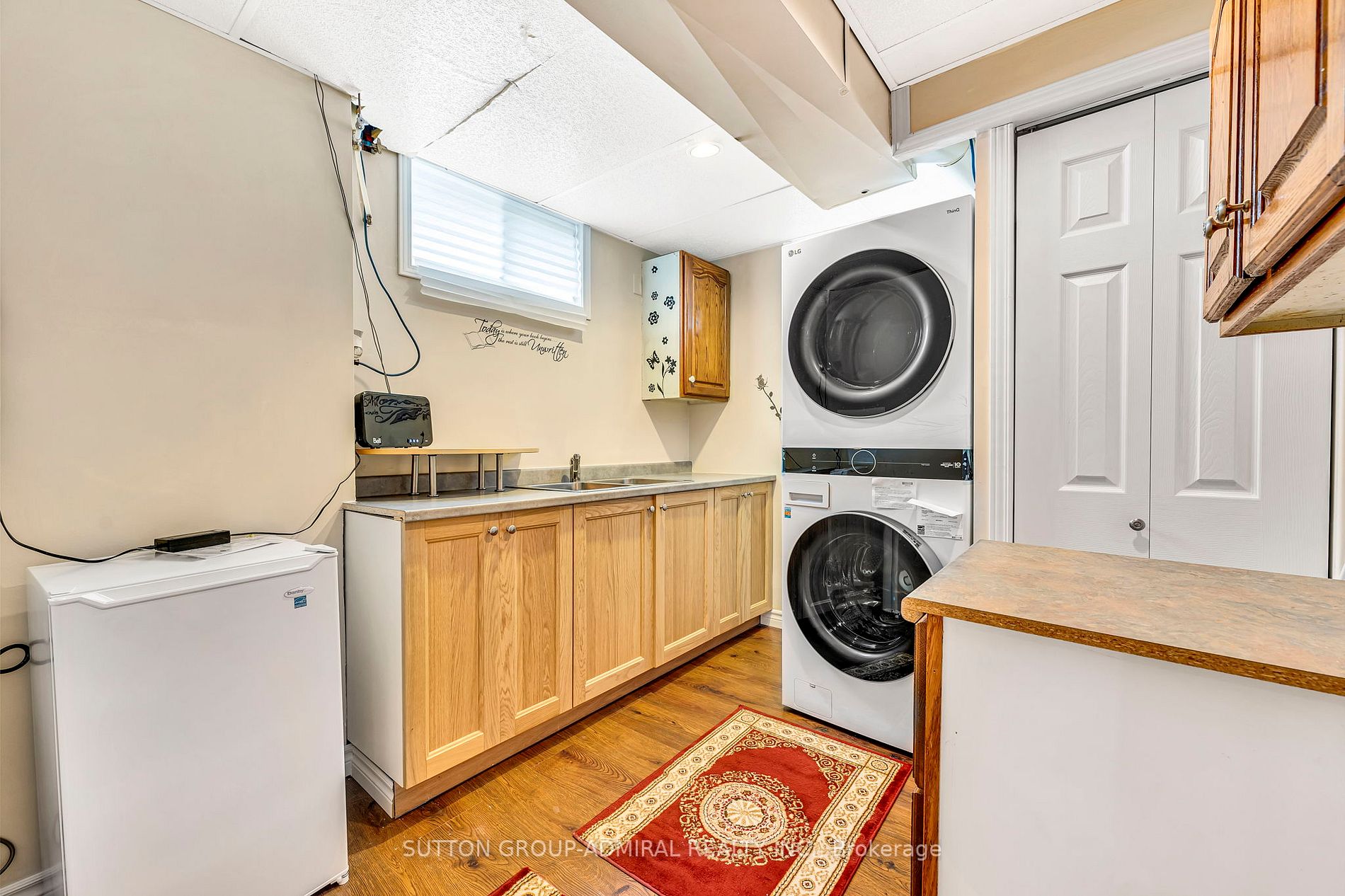 102 Meadowbrook Dr