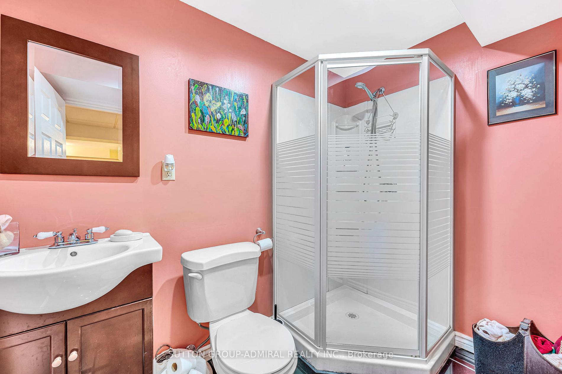102 Meadowbrook Dr