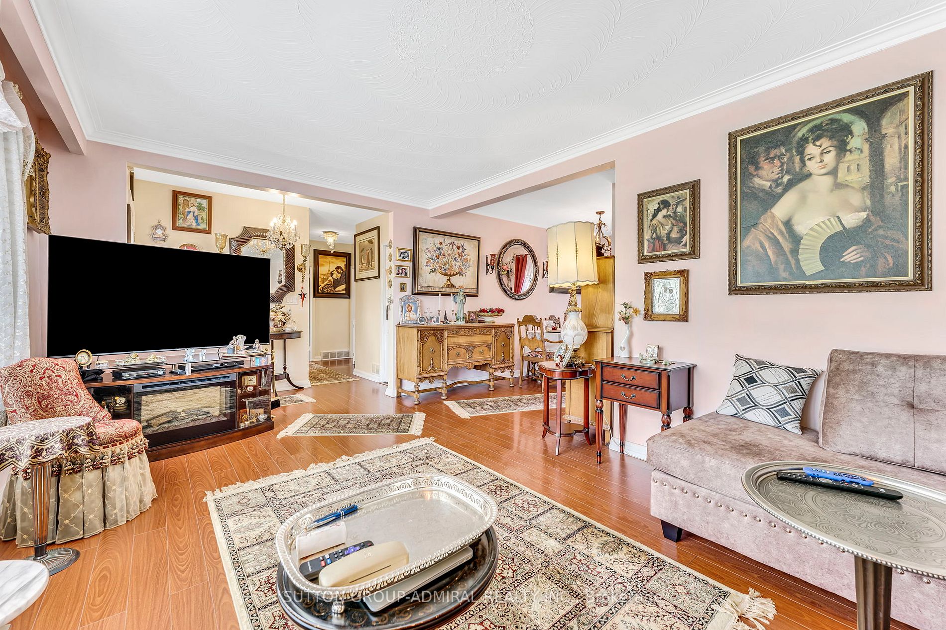 102 Meadowbrook Dr