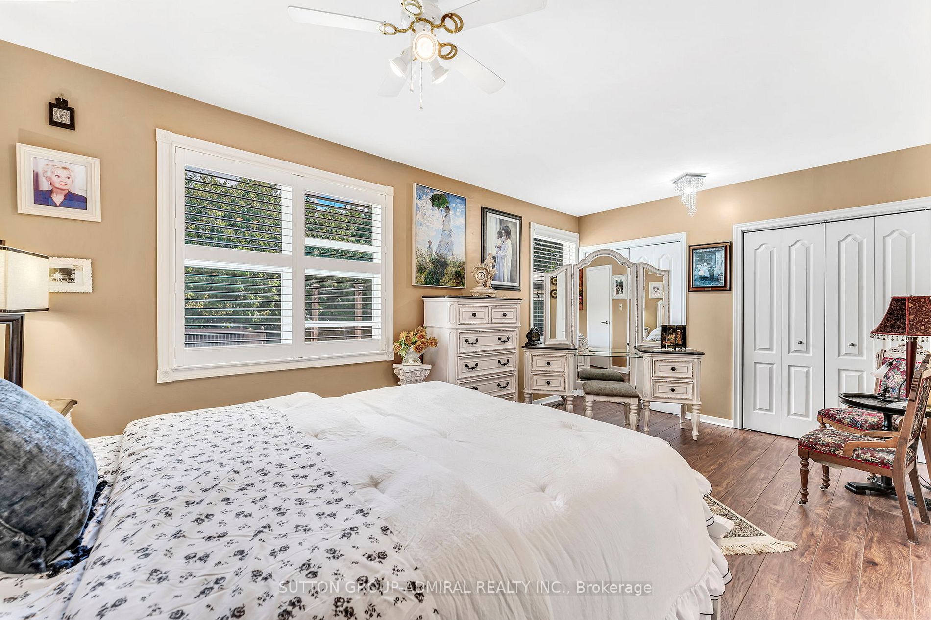 102 Meadowbrook Dr