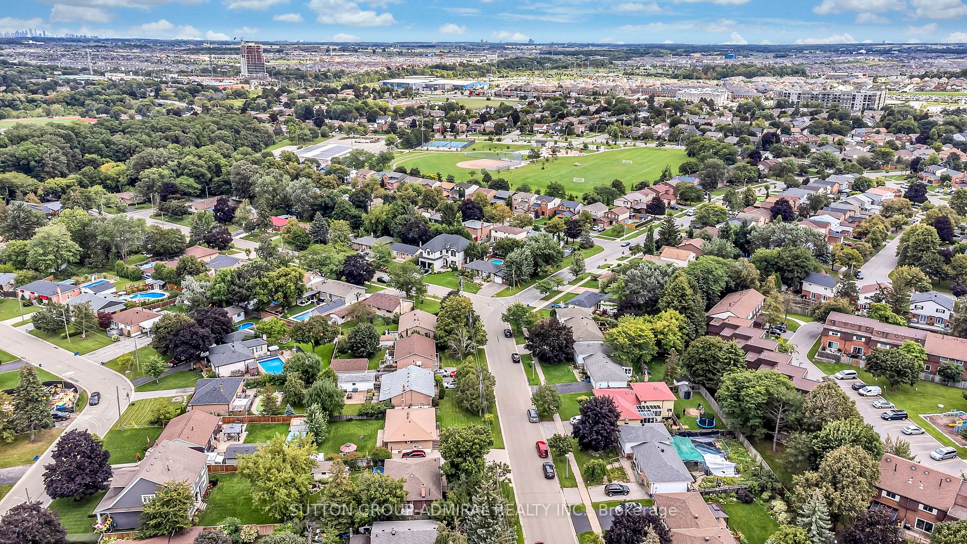 102 Meadowbrook Dr