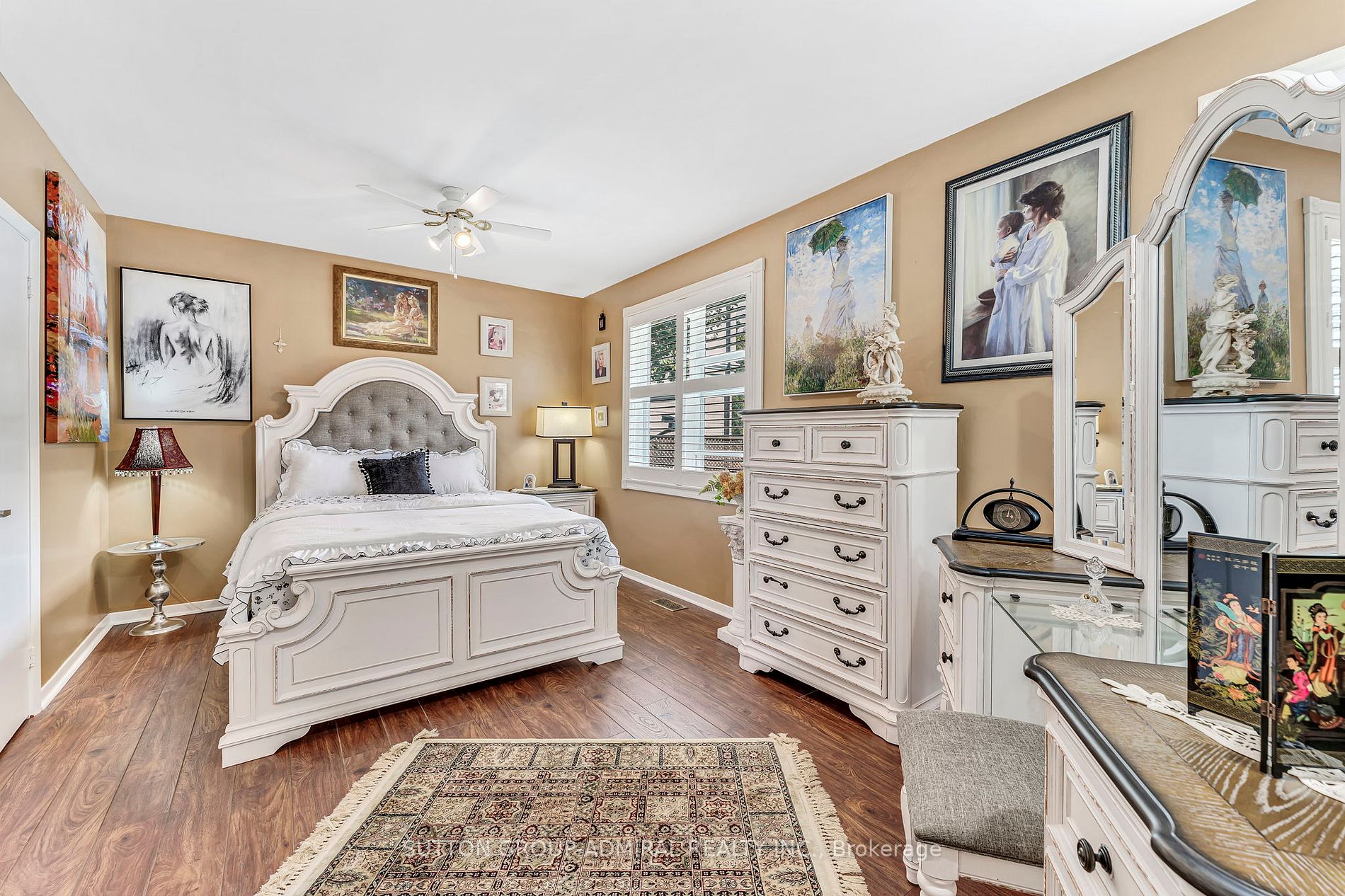 102 Meadowbrook Dr