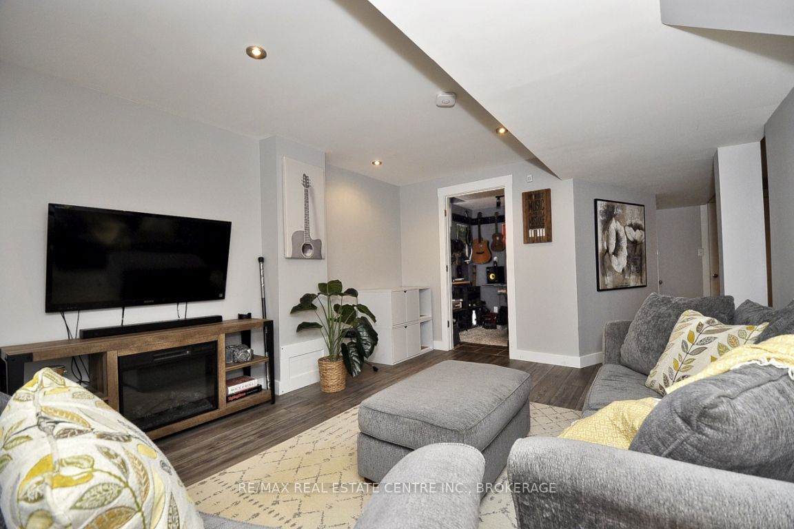 Listing W7000412 - Large Photo # 17
