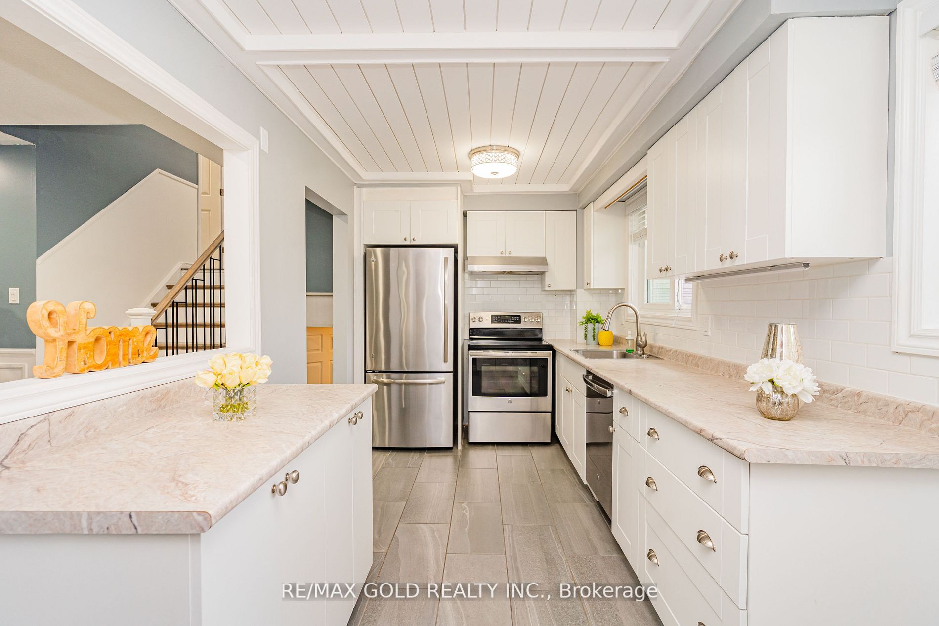 122 Earnscliffe Circ