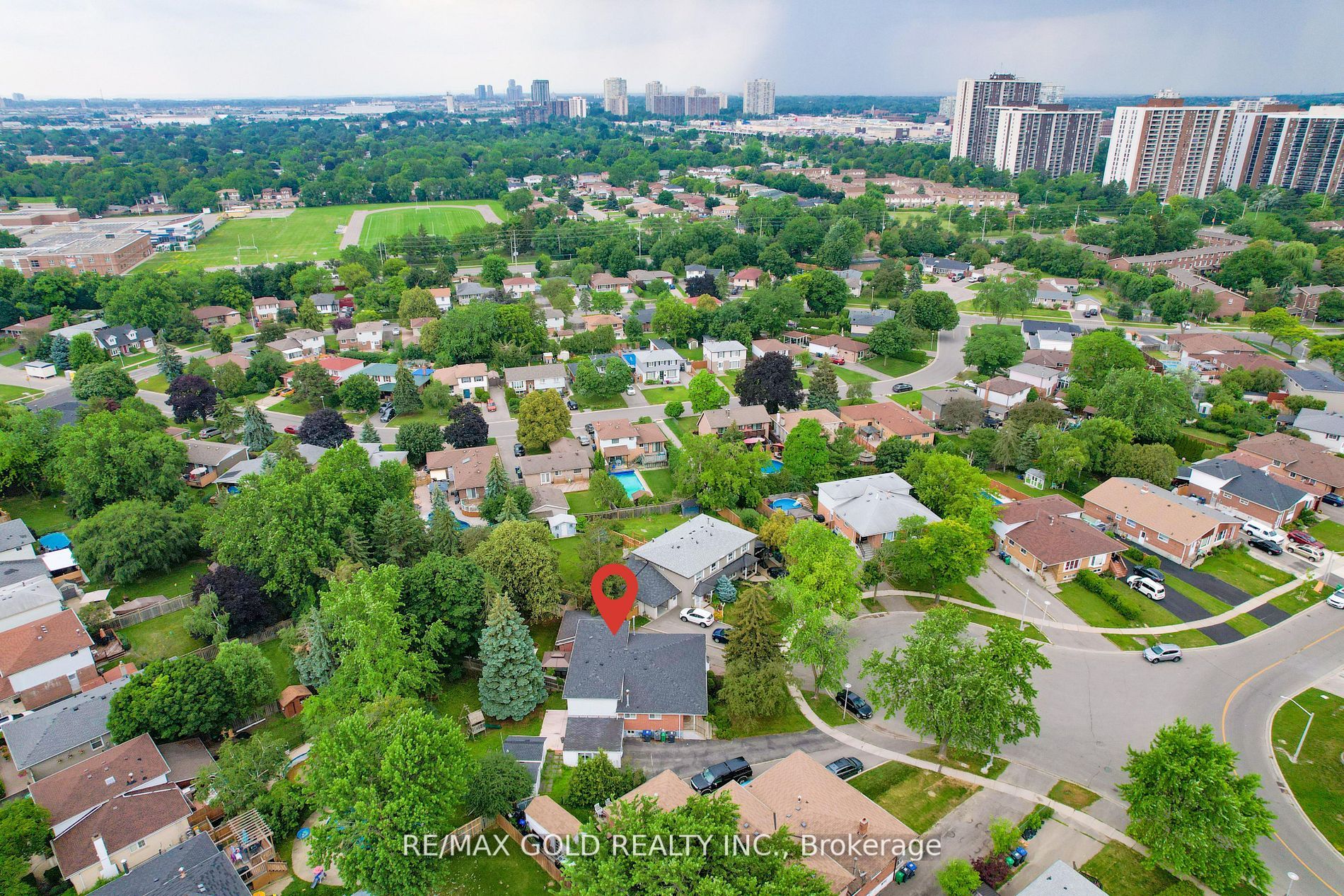 122 Earnscliffe Circ